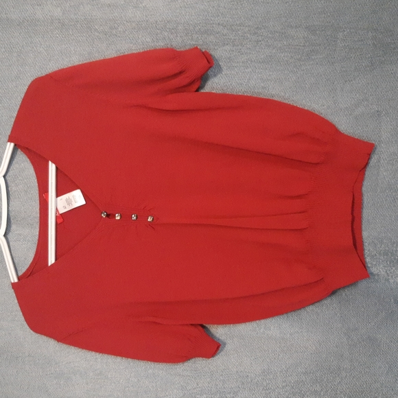 Red top - Picture 1 of 3